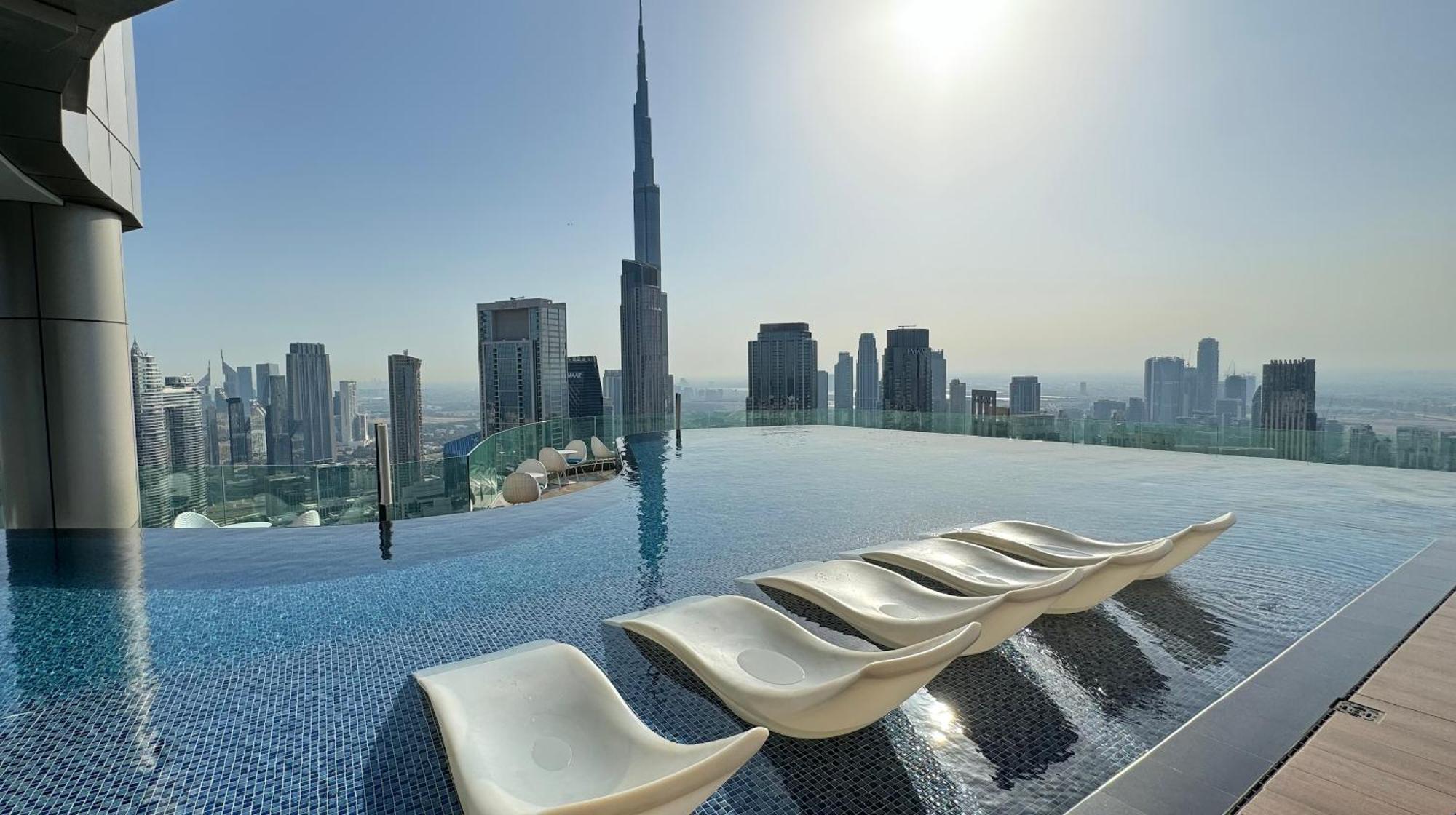 2br High Floor Infinity Pool W/ Burj Khalifa View * Dubai