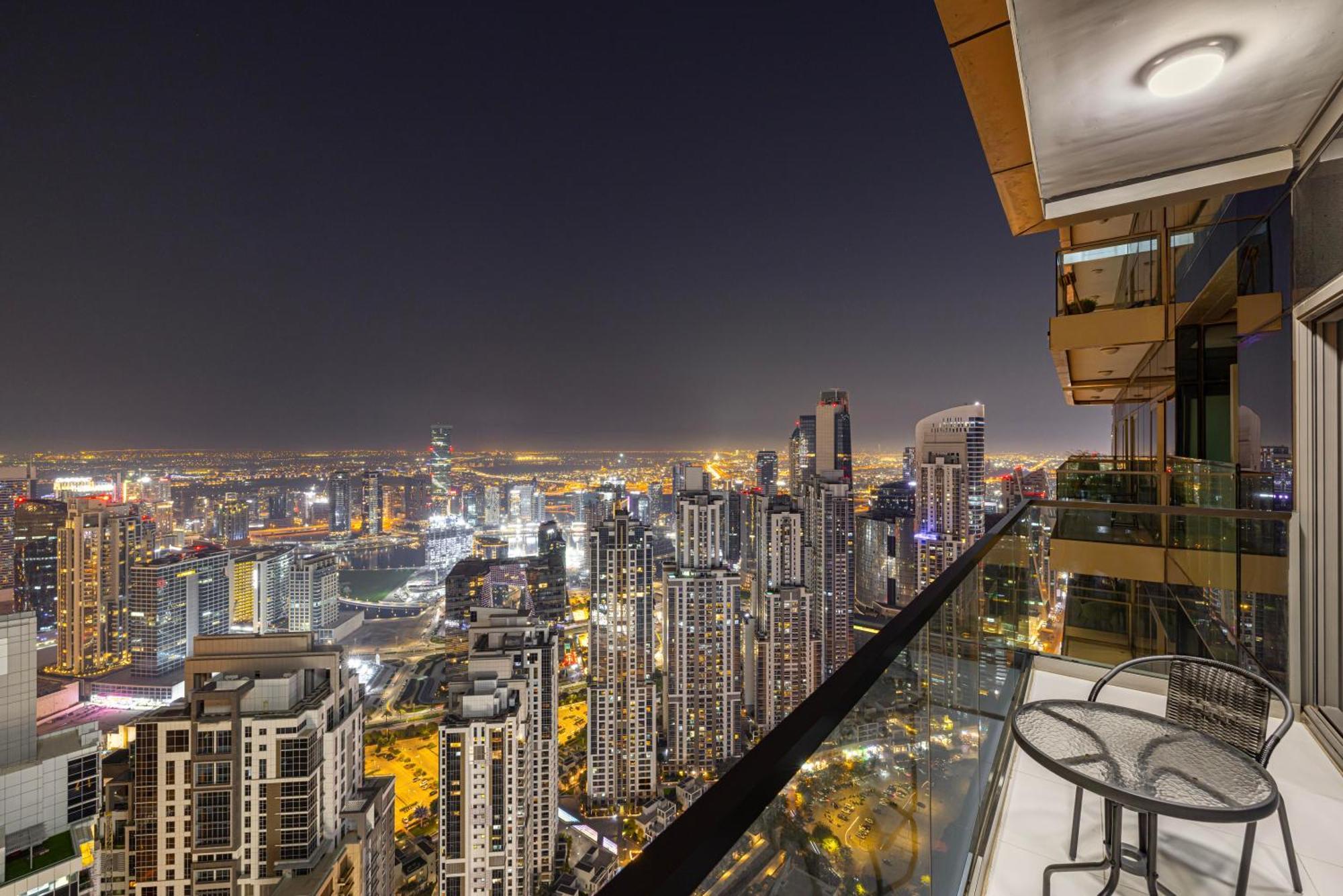 2br High Floor Infinity Pool W/ Burj Khalifa View Apartment Dubai