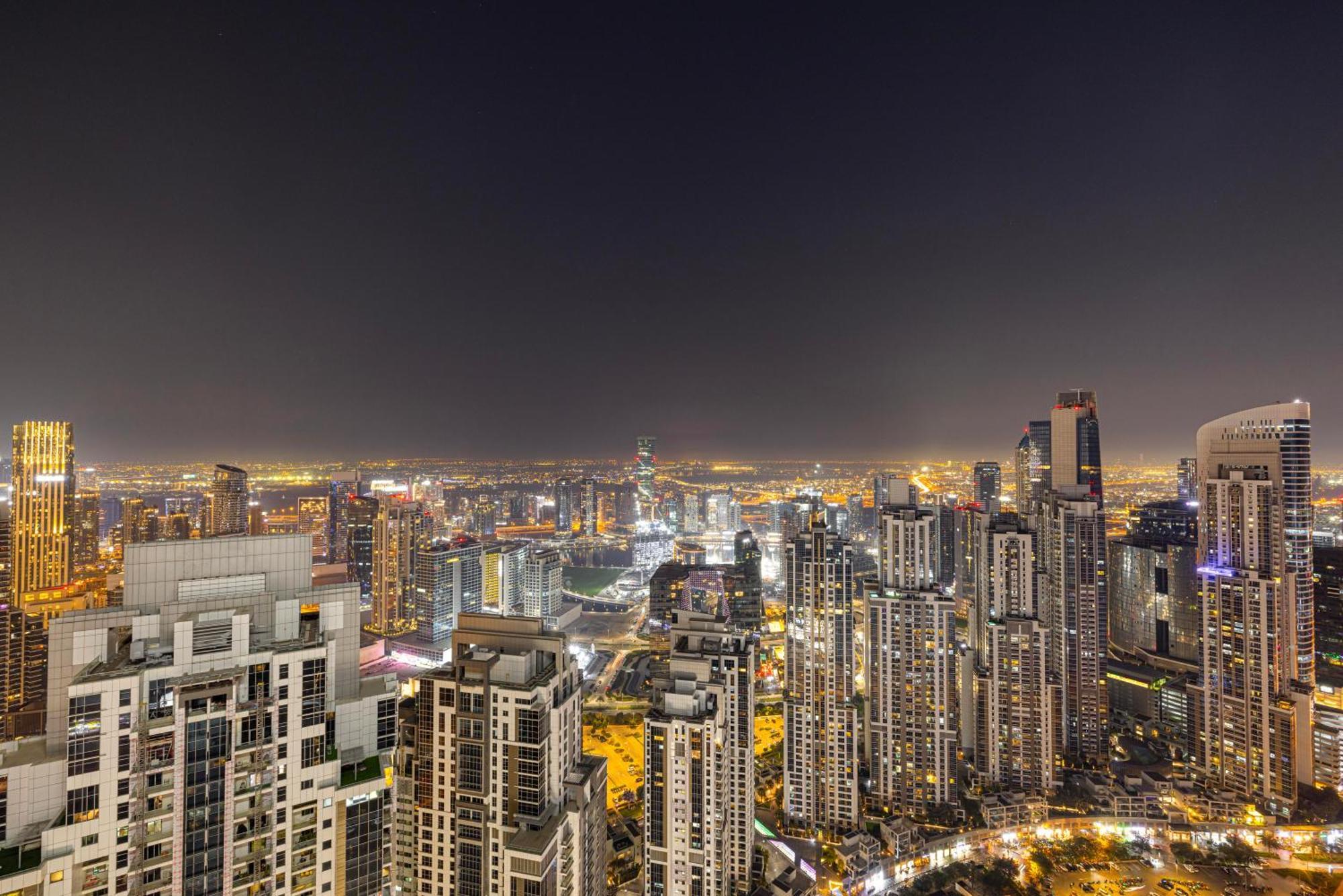 2br High Floor Infinity Pool W/ Burj Khalifa View Apartment Dubai